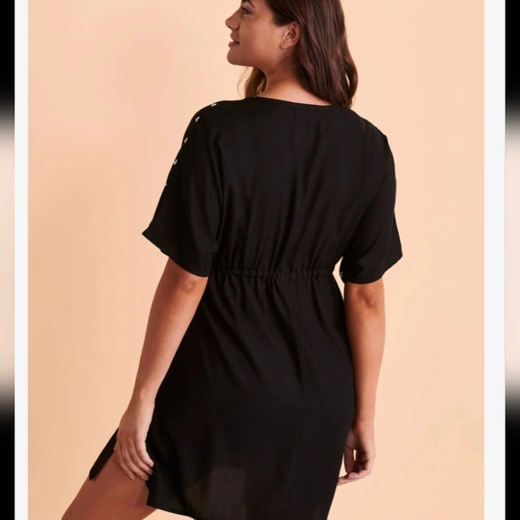 Urban Lux Embroidered Caftan - Picture 2 of 7